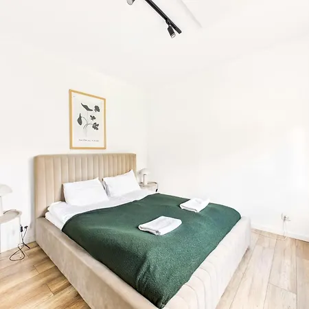 Parkova Apartamenty Blisko Term Cieplice Daire *