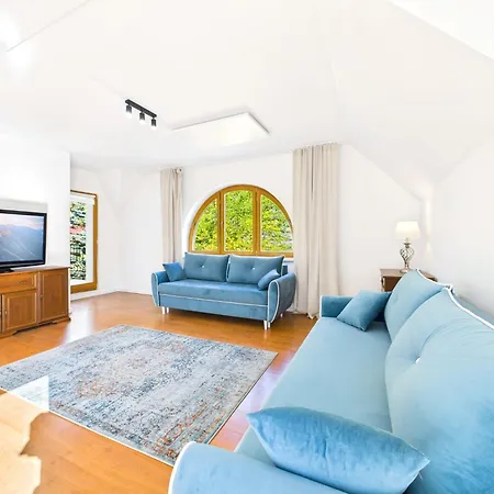 Parkova Apartamenty Blisko Term Cieplice Daire Jelenia Gora