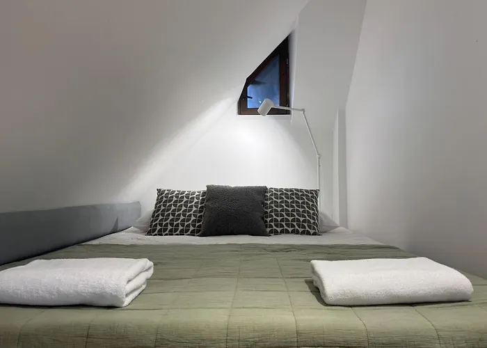 Parkova Apartamenty Blisko Term Cieplice Daire *