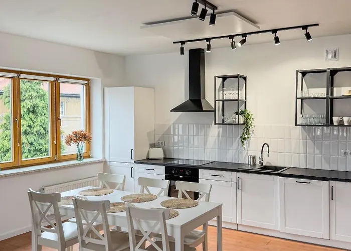 Daire Parkova Apartamenty Blisko Term Cieplice *