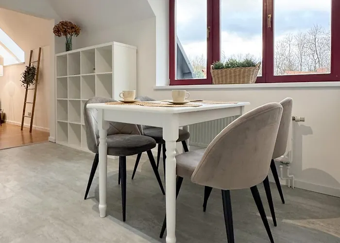 Parkova Apartamenty Blisko Term Cieplice Daire Jelenia Gora