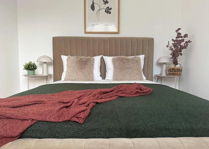 Parkova Apartamenty Blisko Term Cieplice *