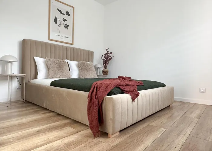 Daire Parkova Apartamenty Blisko Term Cieplice *