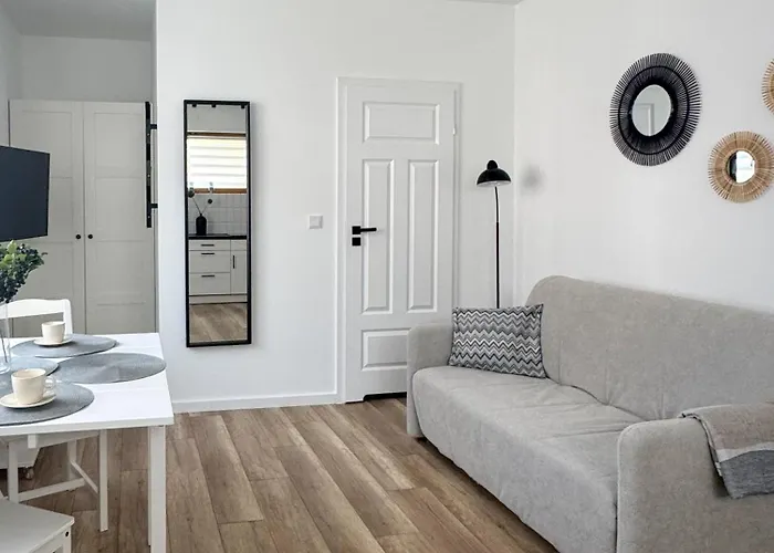 Parkova Apartamenty Blisko Term Cieplice Daire Jelenia Gora