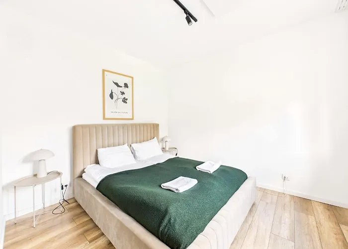 Parkova Apartamenty Blisko Term Cieplice Daire *